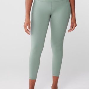 Athleta Salutation Stash Pocket II 7/8 Tights. Size XXSTTP-Minimalist gray.New